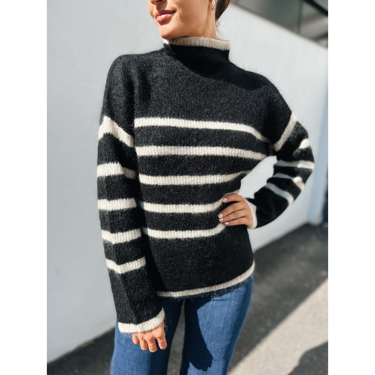 Tvillos O Neck Knit Top Black