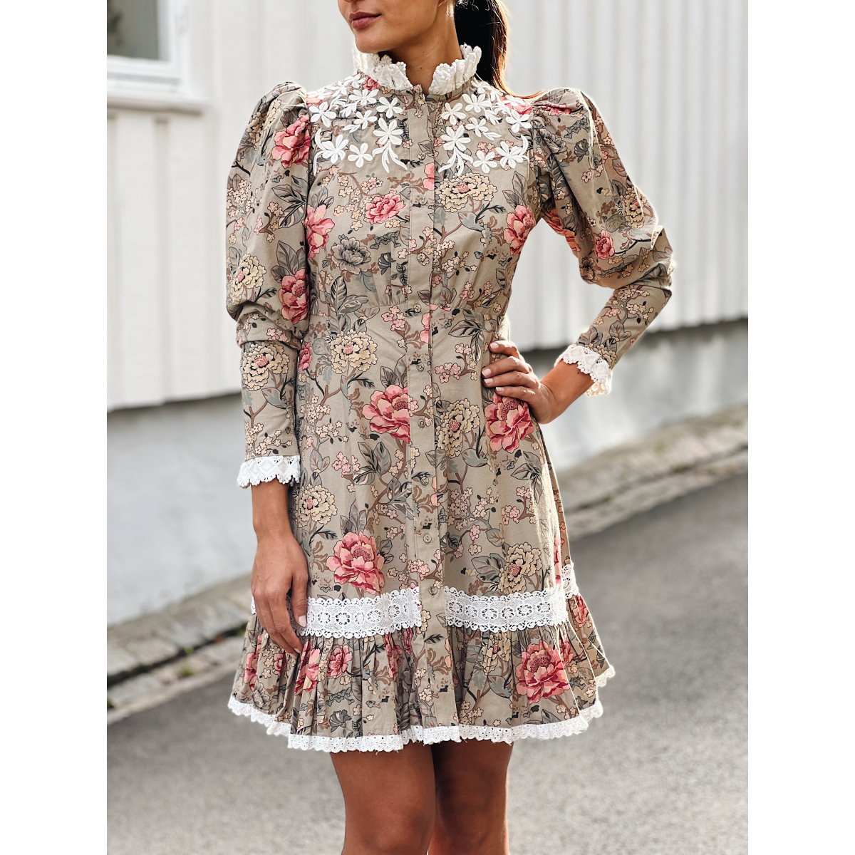 Winter cotton Button Down Faded Flowers byTiMo Seven Tønsberg