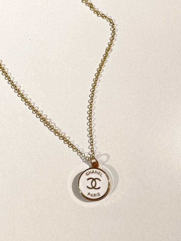 Chanel Medium - White/Gold - Image 1