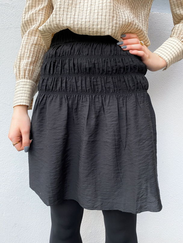 Smocka Skirt  - Image 2