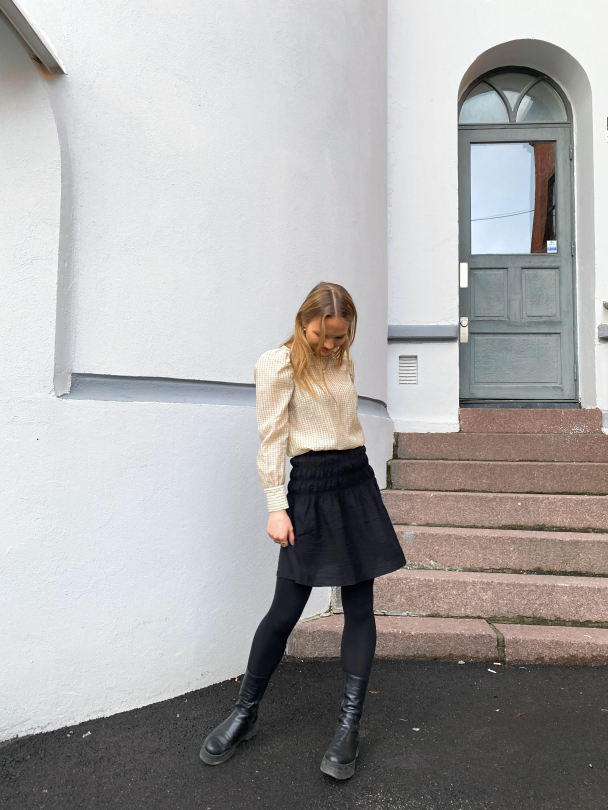 Smocka Skirt  - Image 4