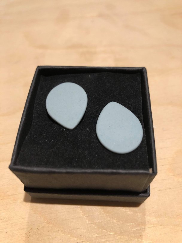 Pia Voldsund - Ørepynt - Flate dråpar