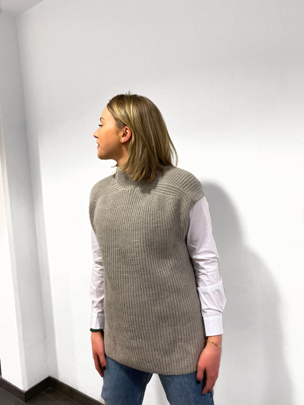 Belle Knit New Vest - Cement - Image 4