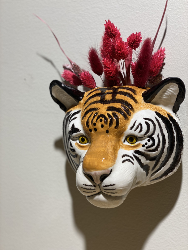 Tiger veggvase - Quail Ceramics  - Image 2