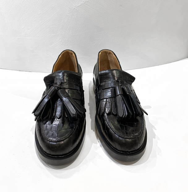 Magnolia - Black  - Image 4