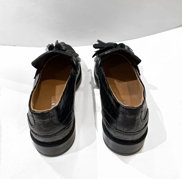 Magnolia - Black  - Image 5