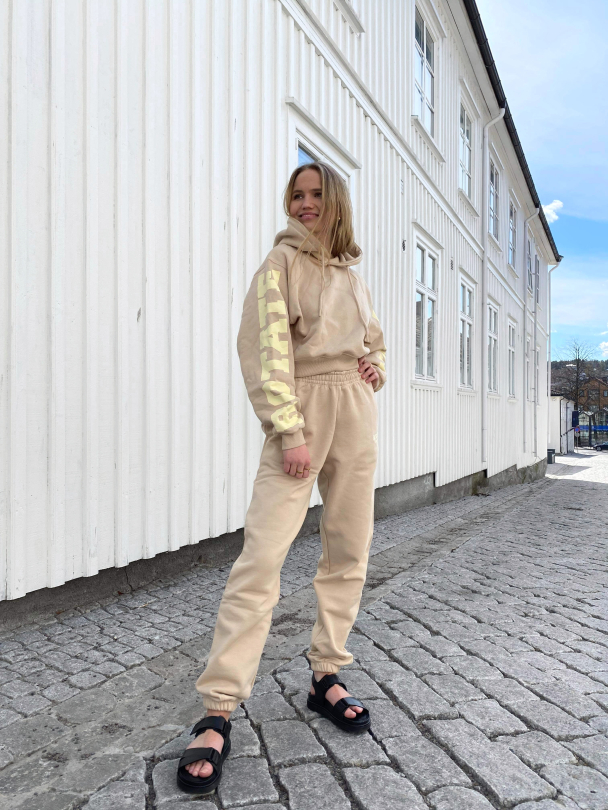 Mimi Sweatpants Small Print - Hummus - Image 5