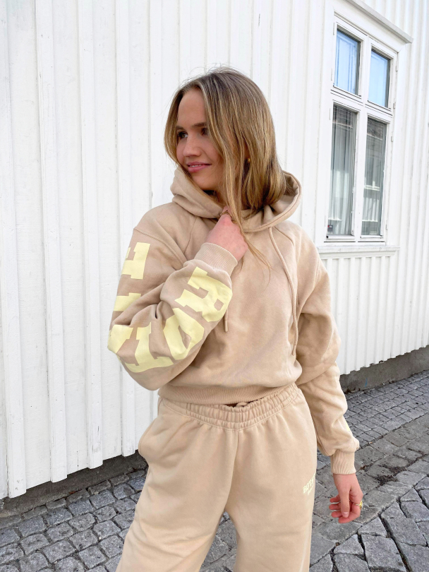 Viola Cropped Hoodie - Hummus  - Image 6