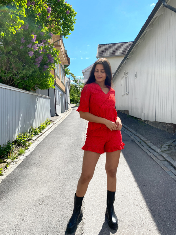Josefine 2/4 Top - High Risk Red - Image 4