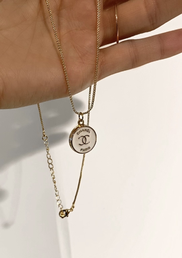 Chanel Medium - White/Gold - Image 2