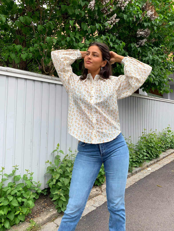 Maddy Shirt - Eggnog Aop  - Image 3