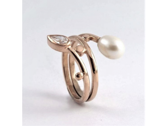 Rose Gold Resting Tulip - Ring