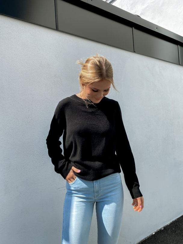 Fudge Cashmere Knit O-Neck - Black  - Image 3