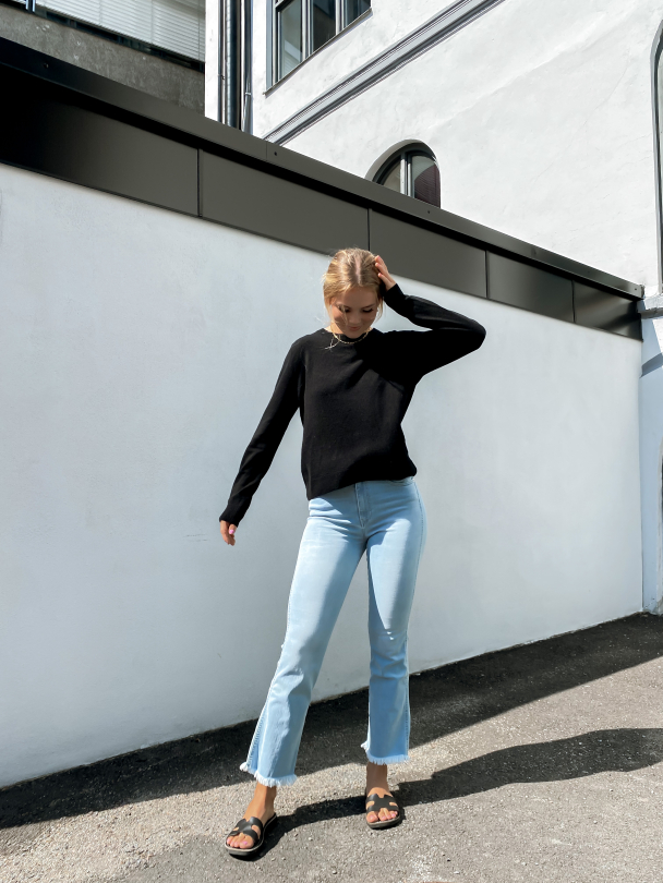 Fudge Cashmere Knit O-Neck - Black  - Image 4