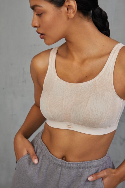 'The Gym' underwired sports bra, skin