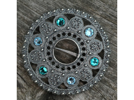 Nål med Swarovskikrystaller