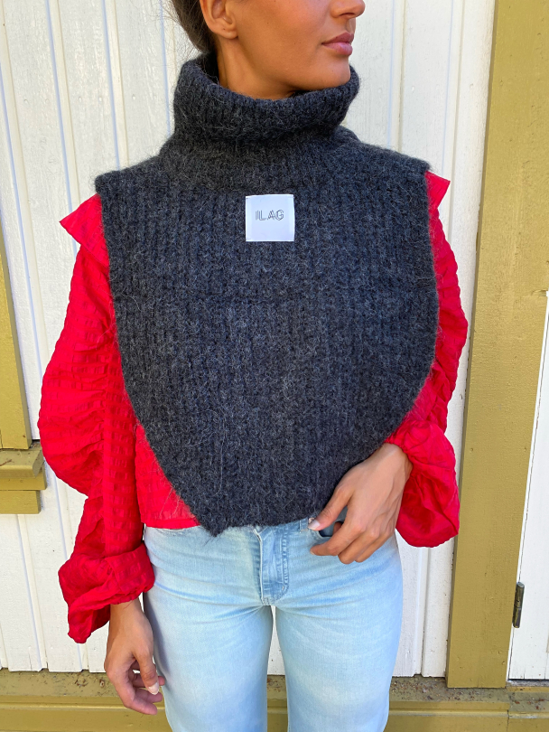 Odda Neckwarmer - Raven Black  - Image 3