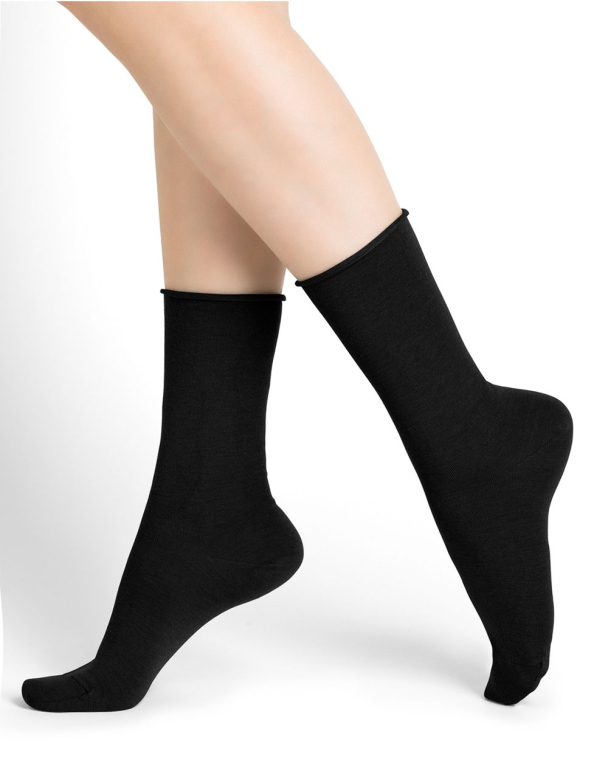 Laine, merino socks, sort