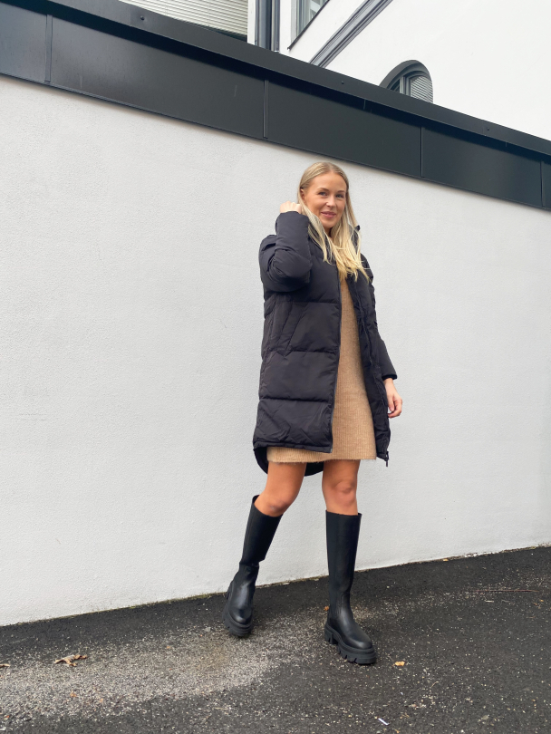 Mina Down Jacket - Black  - Image 3