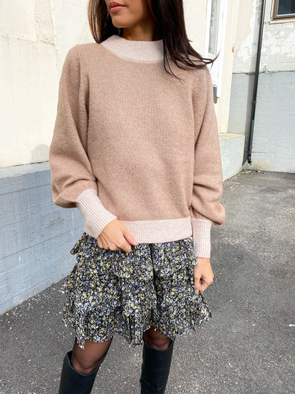 Star Contrast Knit X-Mas O-Neck - Image 1