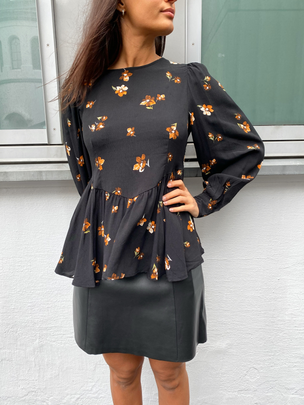 Wanda Top - Black  - Image 1