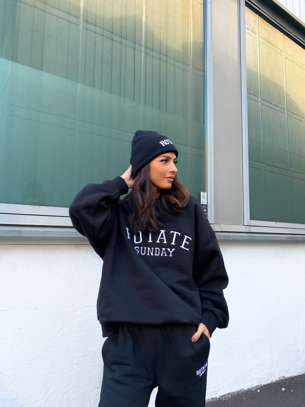Iris Crewneck - Black  - Image 9