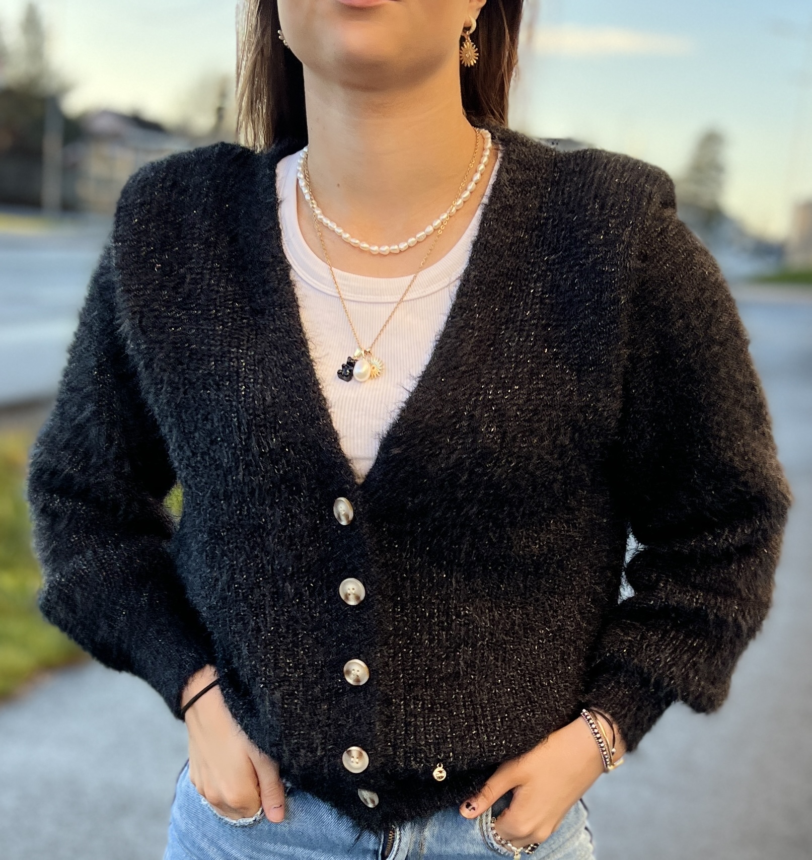 Strikkejakke med puffermer, sort Sort Collection By Lene