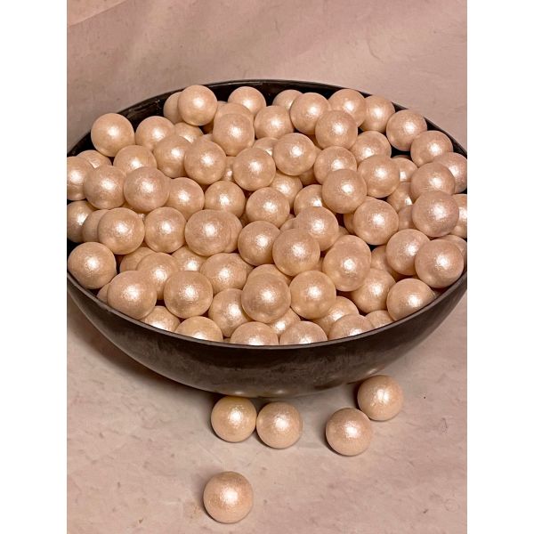 Sjokoladepynt, hvite perler