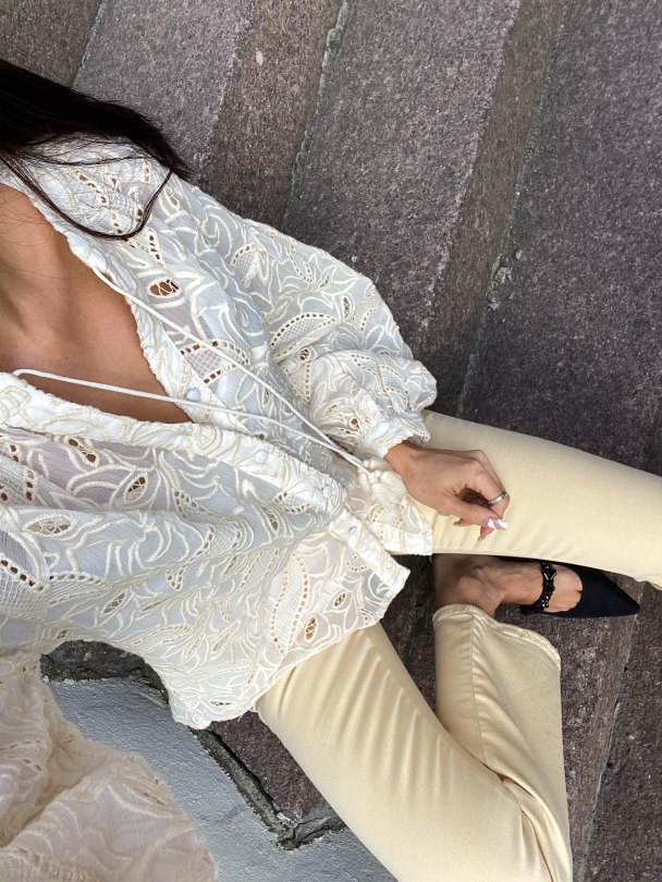 Delphine Blouse Creme - Image 8