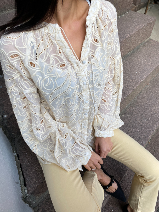 Delphine Blouse Creme - Image 9