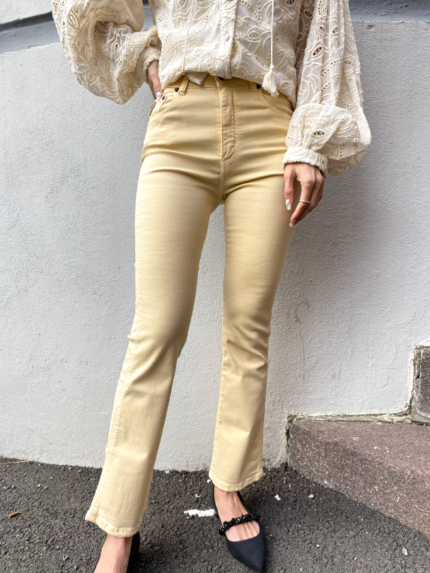 Malena  - Megalia Double Cream - Image 1