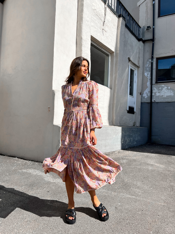 Everyday Midi Dress - Wallpaper  - Image 2