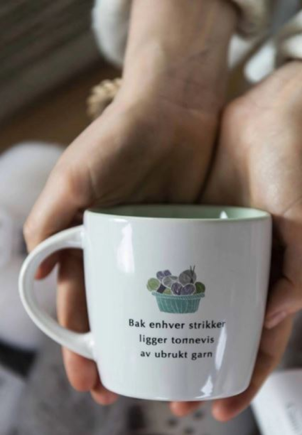 Kopp - Strikkekoppen "Bak enhver.." 25cl 