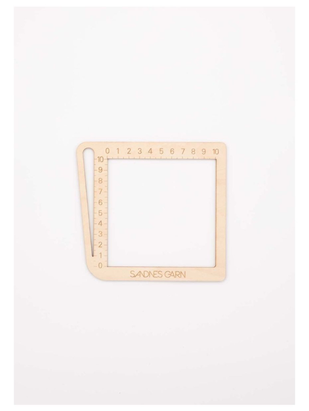 Pinnemål og strikkefasthetmåler i tre (10cm) - Image 1