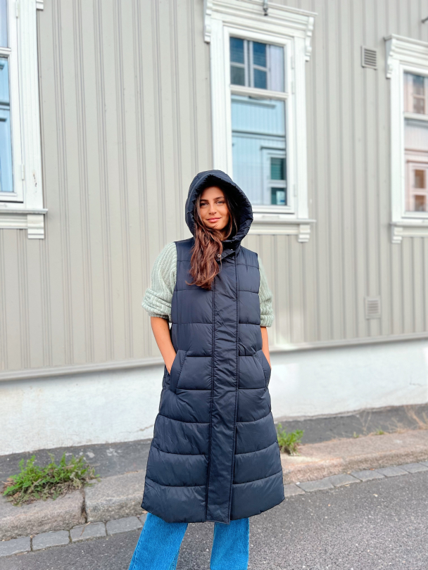 Lira Padded Vest - Black  - Image 7