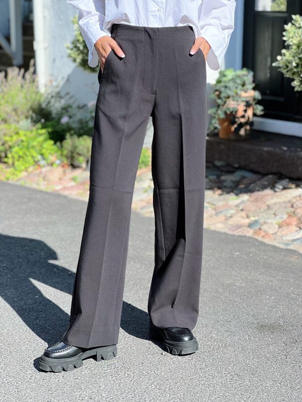 Evie Classic Trousers - Black  - Image 4