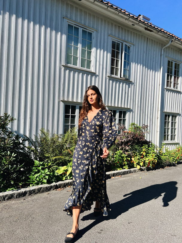 Nikoline Midi Dress - Vintage Bloom  - Image 6