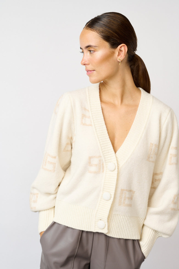 GOMAYE Gudrun Heavy Knit Cardigan - Image 4