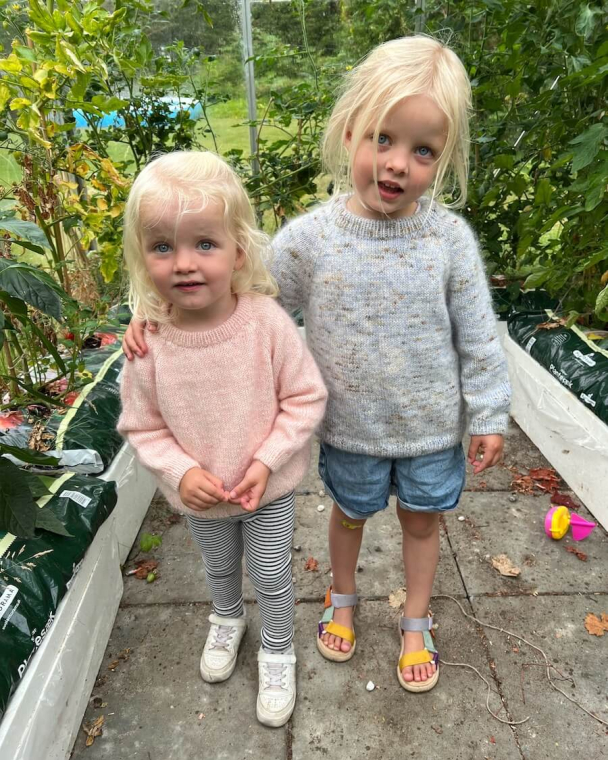  Monday  Sweater Junior