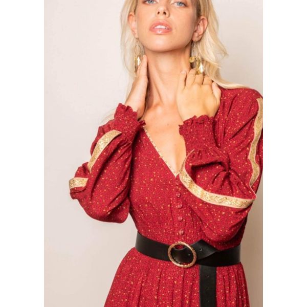 Kjole med paisleymønster og gullkant, rød