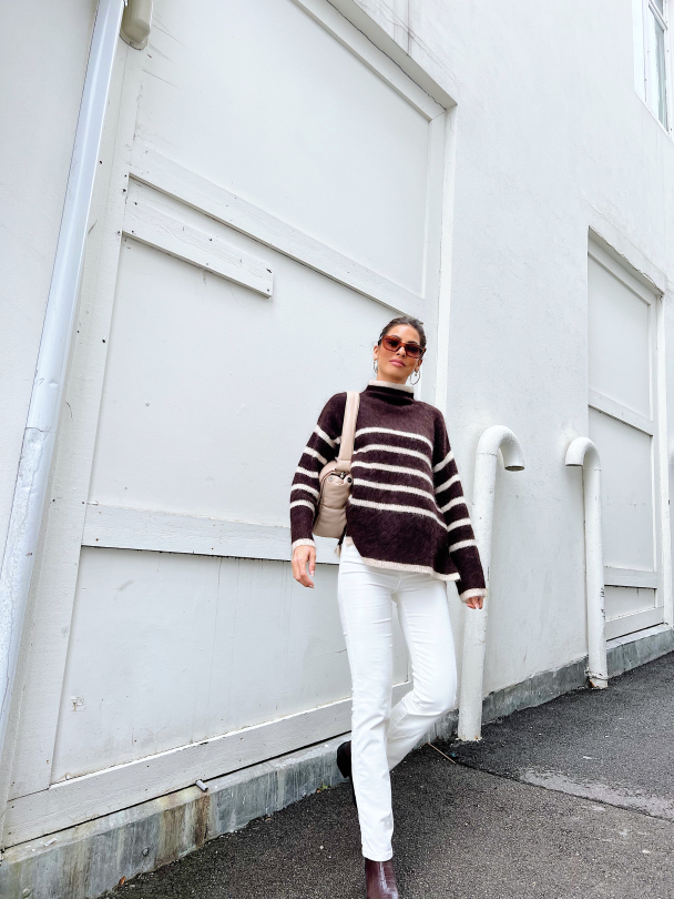 Ovalis Knit T-Neck - Delicioso - Image 7