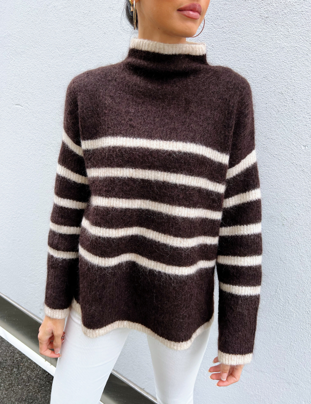 Ovalis Knit T-Neck - Delicioso - Image 9