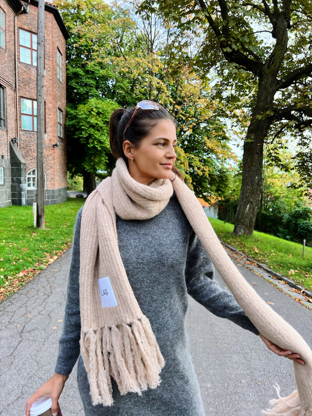 Runde Scarf- Sand - Image 1