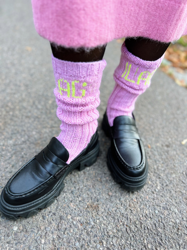 Hoddevika Socks - Sweet Lilac - Image 1