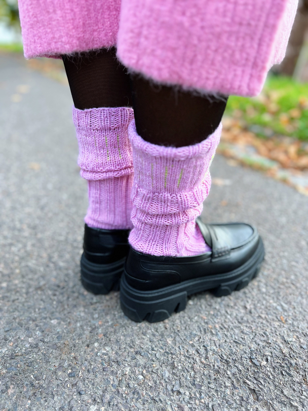 Hoddevika Socks - Sweet Lilac - Image 2