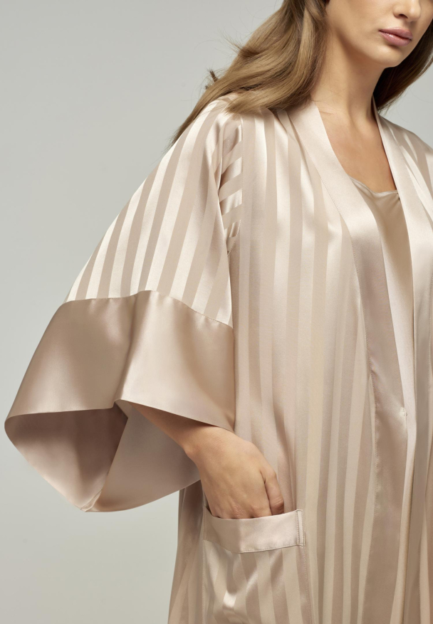 Silk Story kimono, beige - Image 4