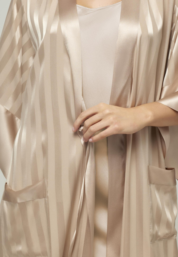 Silk Story kimono, beige - Image 5