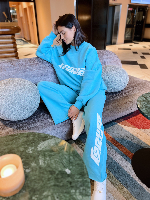 Iris Crewneck Classic Logo - Maui Blue  - Image 6