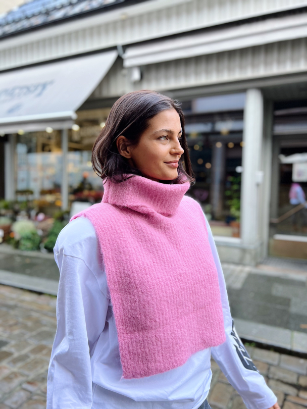 Huglo Neckwarmer - Prism Pink - Image 3