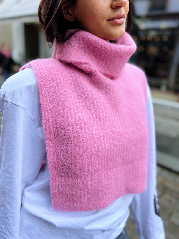 Huglo Neckwarmer - Prism Pink - Image 1